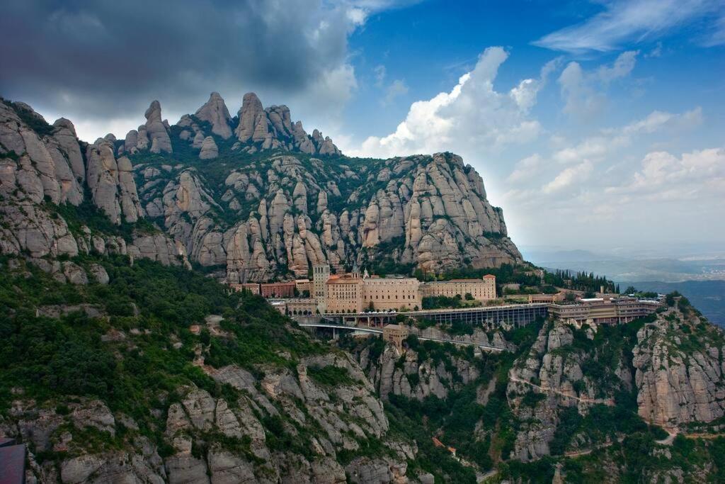 Piso En El Centro De Monistrol De Montserrat Exterior photo